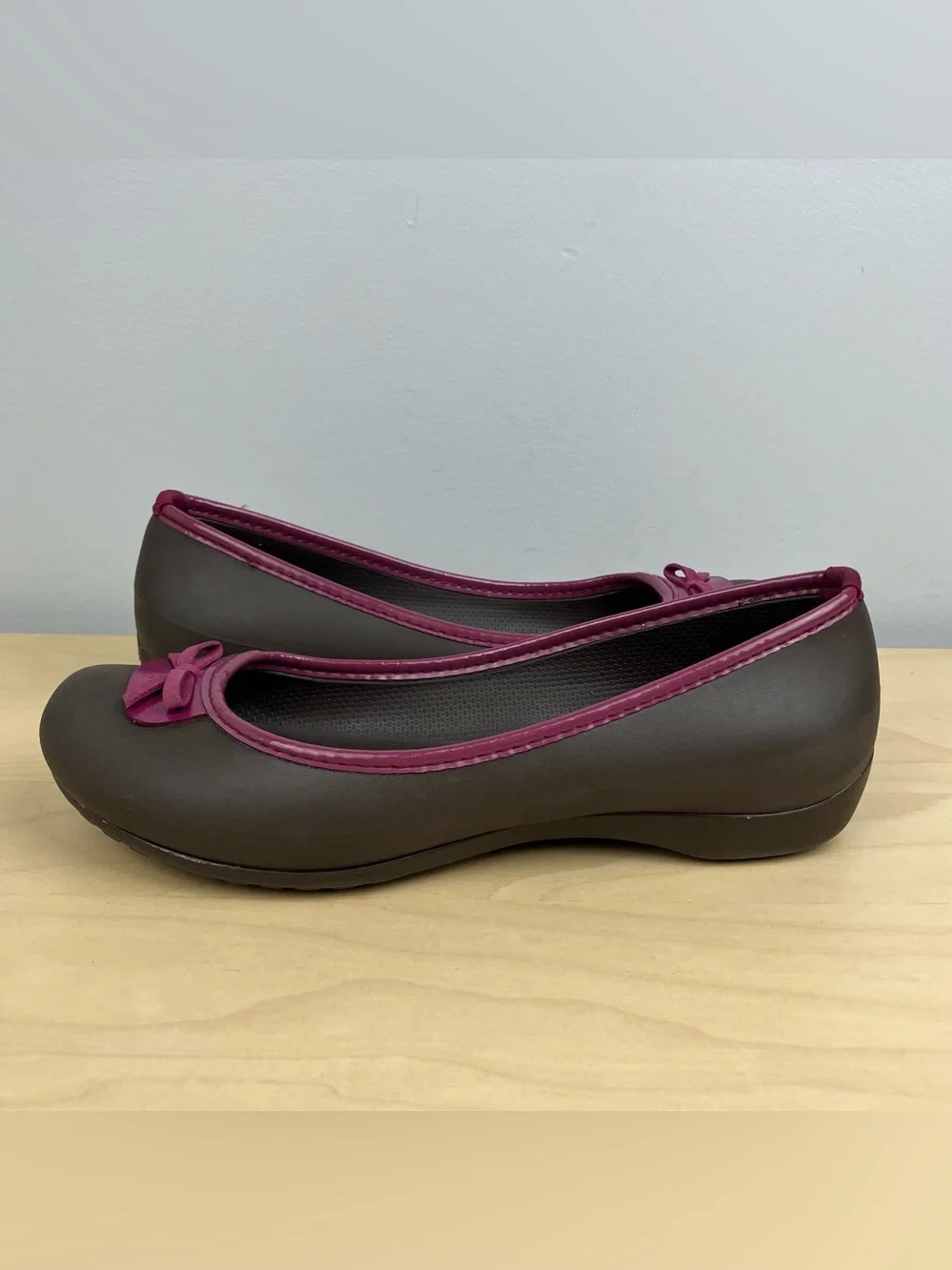 Crocs Women’s Size 8.0 Lily Bow Slip On Ballet Flats Shoes Brown Purple